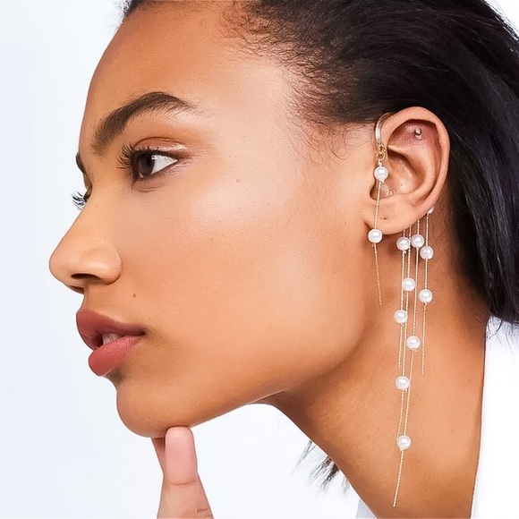 ⚜️𝟯𝟬%𝗢𝗙𝗙 𝗯𝘂𝗻𝗱𝗹𝗲𝘀 𝟯+⚜️ NEW Long Pearl Tassel Ear Cuff - Picture 5 of 8